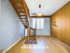 Grande maison à rénover <span></span> 8 pièces<span></span>6 chambres et 1 bureau<span></span>Studio indépendant<span></span>Mairie de Chantenay