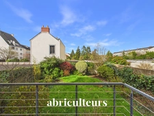 Grande maison - Avenue Privée - 5 chambres - Jardin - Grand Garage double + 2 places de parking - Hauts-Pavés