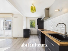 Bel appartement de 66,49m2<span></span>Construction de 2002<span></span>DPE C<span></span>Ascenseur<span></span>2 chambres<span></span>balcon<span></span>1 Box double<span></span>Local à vélo<span></span>Nantes<span></span>10 rue Babonneau