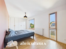 Grande maison d'architecte de 219M2<span></span>DPE C<span></span>Jardin<span></span>5 chambres<span></span>Mobilier sur-mesure<span></span>Un garage/buanderie<span></span>2 parking<span></span>Rezé<span></span>Rue de l’Aérodrome