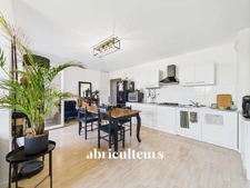 Bel appartement de 63,55m2 - Construction de 2013 - Excellent état  - DPE C - 2 chambres - Un balcon - Une buanderie - 2 parkings - 38 rue Jean-Claude Maisonneuve - Couëron