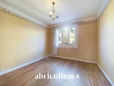 Grande maison à rénover <span></span> 8 pièces<span></span>6 chambres et 1 bureau<span></span>Studio indépendant<span></span>Mairie de Chantenay