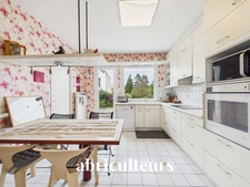 Grande maison - Avenue Privée - 5 chambres - Jardin - Grand Garage double + 2 places de parking - Hauts-Pavés