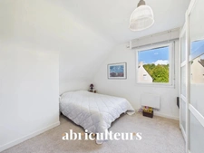 Très belle maison de 258m2 bien entretenue<span></span>4 chambres<span></span>Piscine intérieure<span></span>Domaine privé du Haut Bissin<span></span>Garage<span></span>Terrain de 1800m2