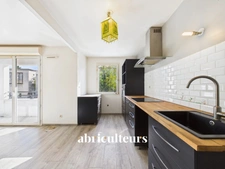 Bel appartement de 66,49m2<span></span>Construction de 2002<span></span>DPE C<span></span>Ascenseur<span></span>2 chambres<span></span>balcon<span></span>1 Box double<span></span>Local à vélo<span></span>Nantes<span></span>10 rue Babonneau