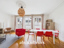 Bel appartement lumineux de 79m2 - 3ème étage - Ascenseur - Cave - Nombreux rangements  - Quartier Bretagne - Rue du Pont Sauvetout