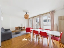 Appartement lumineux de 80m2 - 3ème étage avec ascenseur - Nombreux rangements - Cave - Quartier Bretagne - Rue du Pont Sauvetout