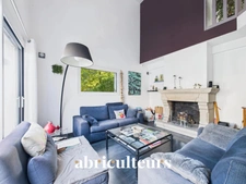 Très belle maison de 258m2 bien entretenue<span></span>4 chambres<span></span>Piscine intérieure<span></span>Domaine privé du Haut Bissin<span></span>Garage<span></span>Terrain de 1800m2