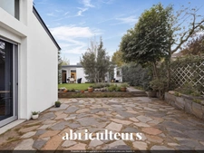 Grande maison à rénover <span></span> 8 pièces<span></span>6 chambres et 1 bureau<span></span>Studio indépendant<span></span>Mairie de Chantenay