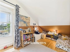 Maison en copropriété de 88,7m2 au sol (71m2 carrez) <span></span>Rénovation de 2021<span></span>Jardin privatif de 168m2 <span></span>Garage<span></span>3 caveaux<span></span>Entre Chantenay et Zola