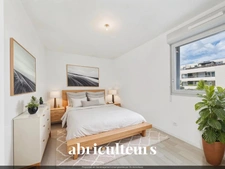 Appartement de 64,46m2<span></span>DPE A<span></span>Immeuble de 2015<span></span>2 chambres -Loggia de 24m2 <span></span>1 parking<span></span>local vélo privatif<span></span>22 rue August Lepère- Nantes