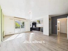 Bel appartement de 66,49m2<span></span>Construction de 2002<span></span>DPE C<span></span>Ascenseur<span></span>2 chambres<span></span>balcon<span></span>1 Box double<span></span>Local à vélo<span></span>Nantes<span></span>10 rue Babonneau