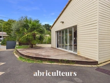 Maison de plain pied de 140m2<span></span>1000m2 de terrain<span></span>4 Chambres<span></span>Terasses<span></span>5 parkings<span></span>Pompe à chaleur et panneaux solaires<span></span>Saint-Jean-de-Boiseau