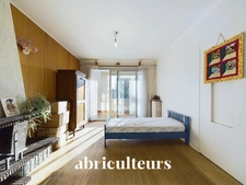 Grande maison à rénover <span></span> 8 pièces<span></span>6 chambres et 1 bureau<span></span>Studio indépendant<span></span>Mairie de Chantenay