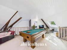 Très belle maison de 258m2 bien entretenue<span></span>4 chambres<span></span>Piscine intérieure<span></span>Domaine privé du Haut Bissin<span></span>Garage<span></span>Terrain de 1800m2