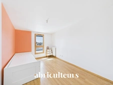 Grande maison d'architecte de 219M2<span></span>DPE C<span></span>Jardin<span></span>5 chambres<span></span>Mobilier sur-mesure<span></span>Un garage/buanderie<span></span>2 parking<span></span>Rezé<span></span>Rue de l’Aérodrome
