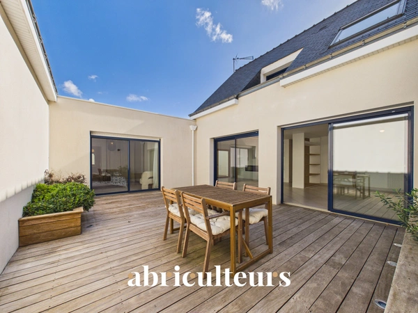 Maison familliale de 2008<span></span>Excellent état<span></span>DPE C<span></span>3 chambres<span></span>Un bureau<span></span>2 terrasses<span></span>1 garage et 2 parkings<span></span>Nantes Erdre