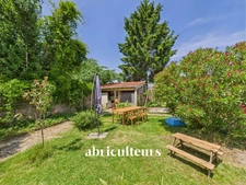 Maison en copropriété de 88,7m2 au sol (71m2 carrez) <span></span>Rénovation de 2021<span></span>Jardin privatif de 168m2 <span></span>Garage<span></span>3 caveaux<span></span>Entre Chantenay et Zola