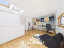 Grande maison d'architecte de 219M2<span></span>DPE C<span></span>Jardin<span></span>5 chambres<span></span>Mobilier sur-mesure<span></span>Un garage/buanderie<span></span>2 parking<span></span>Rezé<span></span>Rue de l’Aérodrome
