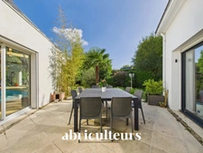 Magnifique maison de 259m2 - 4 chambres - Piscine intérieure - Domaine du Haut Bissin - Garage - Terrain de 1800m2