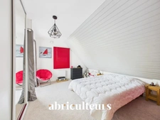 Très belle maison de 258m2 bien entretenue<span></span>4 chambres<span></span>Piscine intérieure<span></span>Domaine privé du Haut Bissin<span></span>Garage<span></span>Terrain de 1800m2