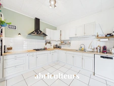 Charmante maison familiale - 178m2 - 6 chambres - Vaste séjour - Jardin et terrasse - Garage - Au cœur de Zola