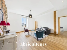 Bel appartement de 94m2 — Traversant et lumineux - DPE C - 3 Chambres spacieuses  - Cave et Grenier - Nantes - Proche rue de la bastille