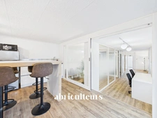 Bureau de 64m2 - 3 bureaux et 1 open space - 1 espace cuisine - WC et douche - Dépendance - 98 rue Jean Fraix - Rezé