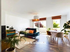 Bel appartement de 66,25m2<span></span>Sans travaux<span></span>Balcon au sud<span></span>Parking<span></span>Quartier République<span></span>Rue Saint-Hermeland