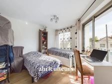 Grand 2 chambres en parfait état<span></span>Splendide terrasse sans vis-à-vis<span></span>Rue de la  Contrie 44100 Nantes