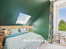 Maison en copropriété de 88,7m2 au sol (71m2 carrez) <span></span>Rénovation de 2021<span></span>Jardin privatif de 168m2 <span></span>Garage<span></span>3 caveaux<span></span>Entre Chantenay et Zola