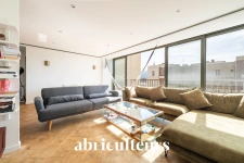 Appartement T4 traversant lumineux en vente à Marseille 13008
