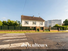 Maison familiale avec jardin de 560 m² en vente à Meaux 77100