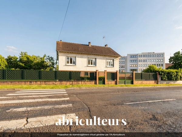 Maison familiale avec jardin de 560 m² en vente à Meaux 77100