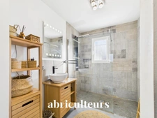 Superbe Villa Familiale de Plain-Pied de 139 m² avec Piscine Chauffée  en vente à Boissi (30114)