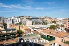 Appartement T4 traversant lumineux en vente à Marseille 13008
