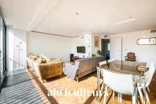 Appartement T4 traversant lumineux en vente à Marseille 13008