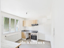 Maison familiale avec jardin de 560 m² en vente à Meaux 77100