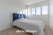 Appartement traversant<span></span>3 pièces<span></span>64 m²<span></span>cave et parking<span></span>Bois d'Arcy