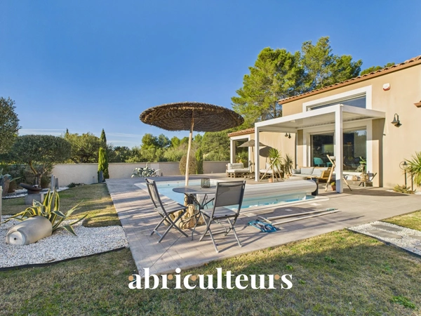 Superbe Villa Familiale de Plain-Pied de 139 m² avec Piscine Chauffée  en vente à Boissi (30114)