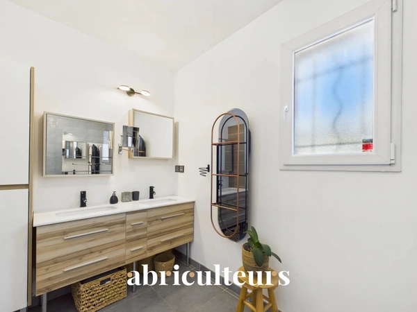 Superbe Villa Familiale de Plain-Pied de 139 m² avec Piscine Chauffée  en vente à Boissi (30114)