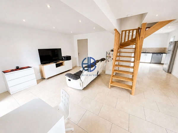 À vendre  Maison 4 pièce(s) 90 m2 récente louée à Châbons -  Idéal investisseur