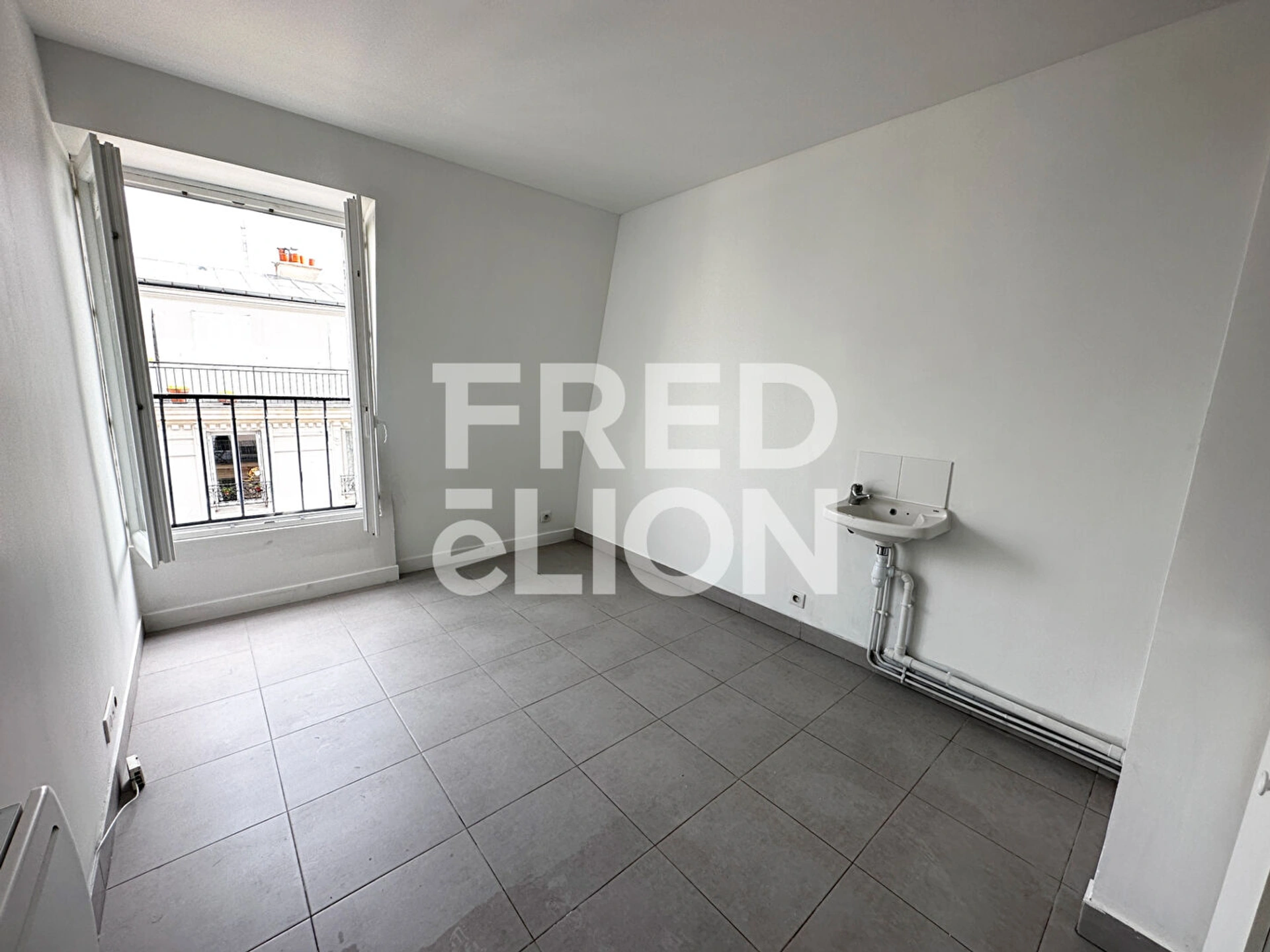 PARIS 18 - QUARTIER CLIGNANCOURT 2