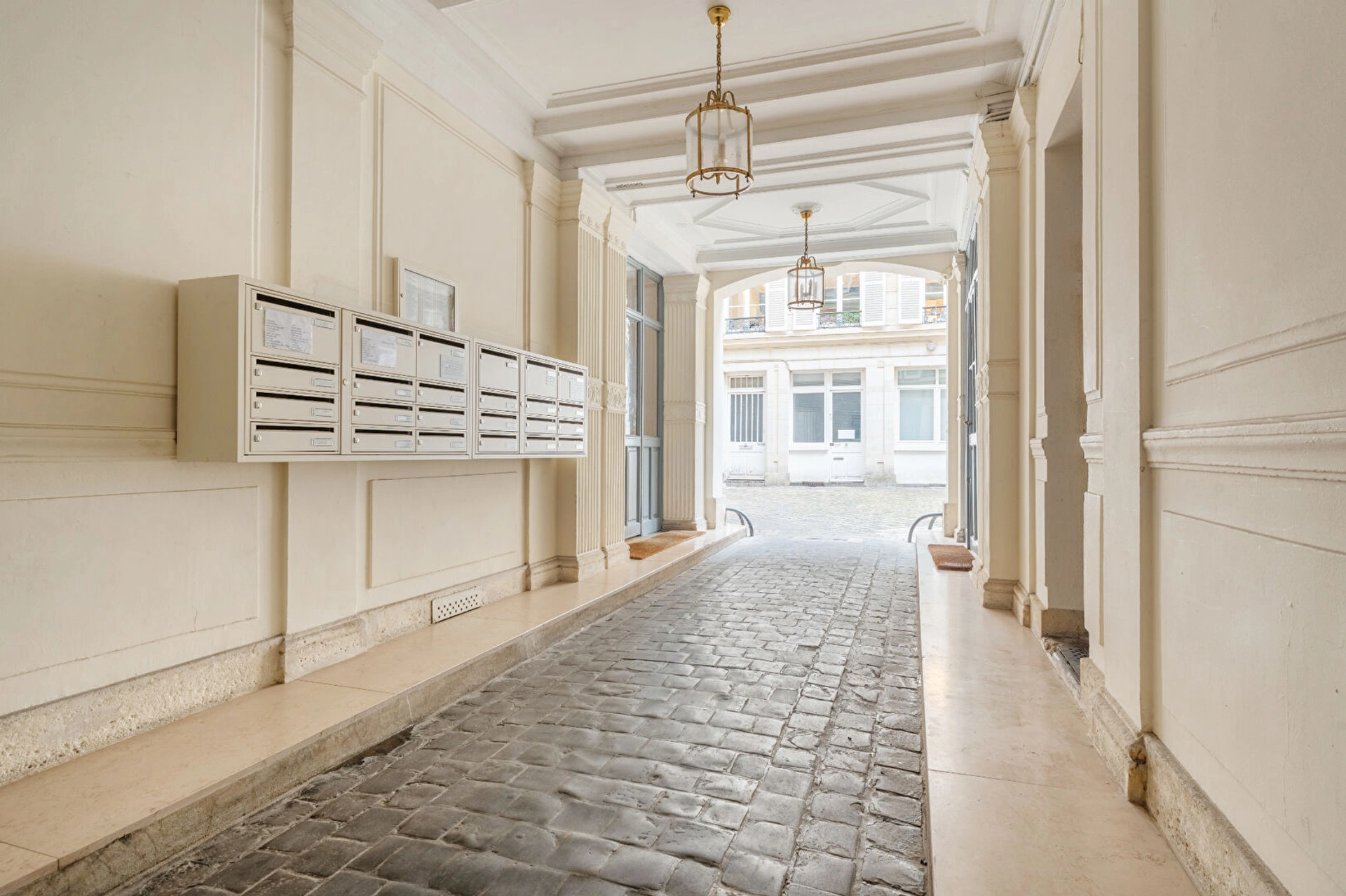 PARIS 8 - ST LAZARE 13