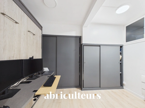 Votre oasis aux Chartrons : appartement avec jardin de 45 m²