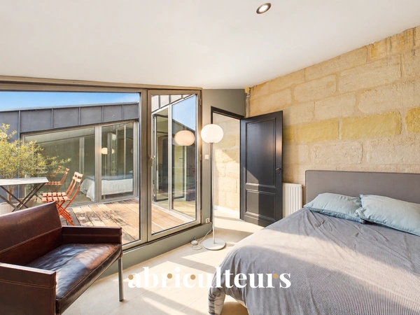 Rare : Appartement de 100 m² avec terrasse face  au Jardin Public à Bordeaux (33000)