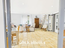 Maison familiale avec piscine et grand jardin avec fort potentiel  à Caudéran 33200