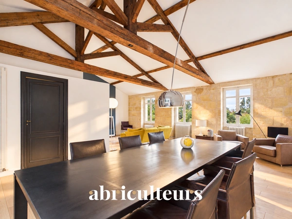 Rare : Appartement de 100 m² avec terrasse face  au Jardin Public à Bordeaux (33000)