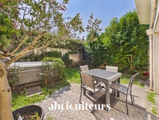 Votre oasis aux Chartrons : appartement avec jardin de 45 m²