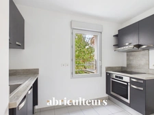À 2 pas de la Cité du Vin — Appartement T3 Lumineux avec Terrasse de 18 m² & Parking